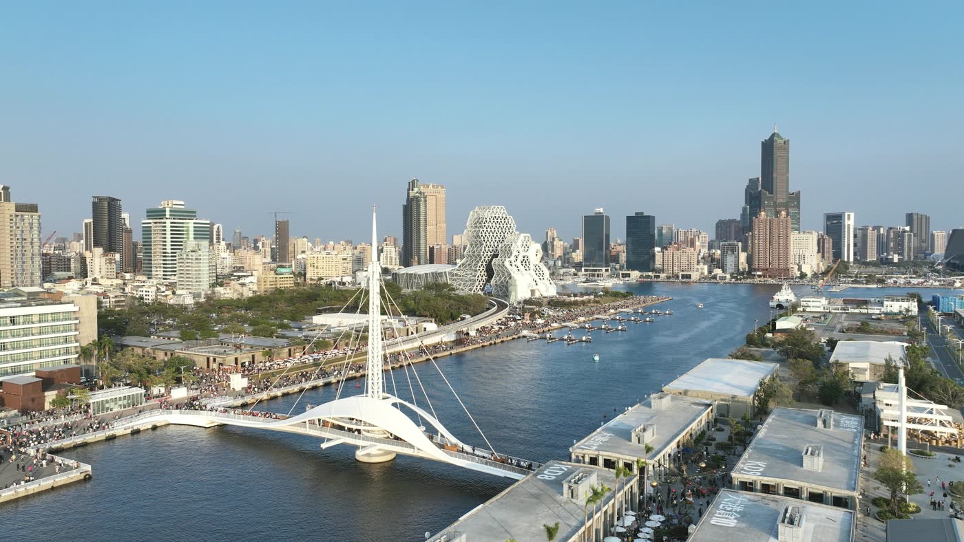 高雄愛河灣全景｜含 85 大樓、流行音樂中心、大港橋｜亞洲新灣區水岸再生