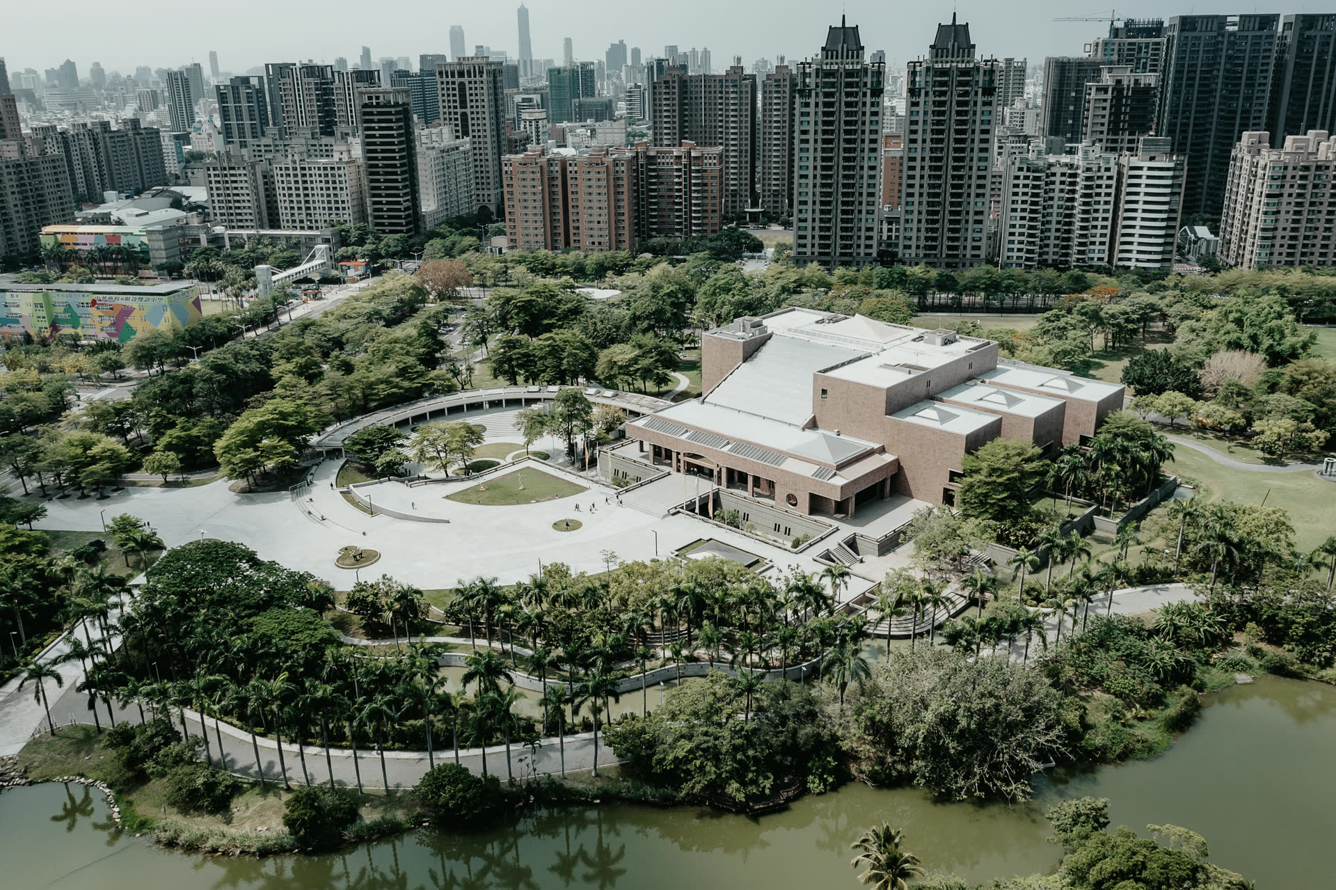 高雄美術館空拍｜文人雅士的家